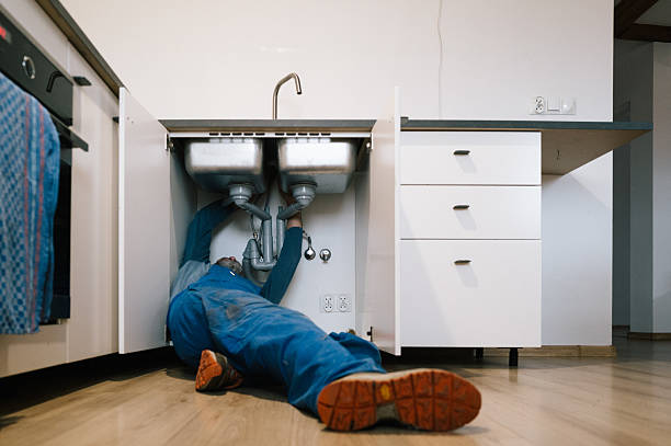 Professional Leak Detection technician working in Machesney Park, IL